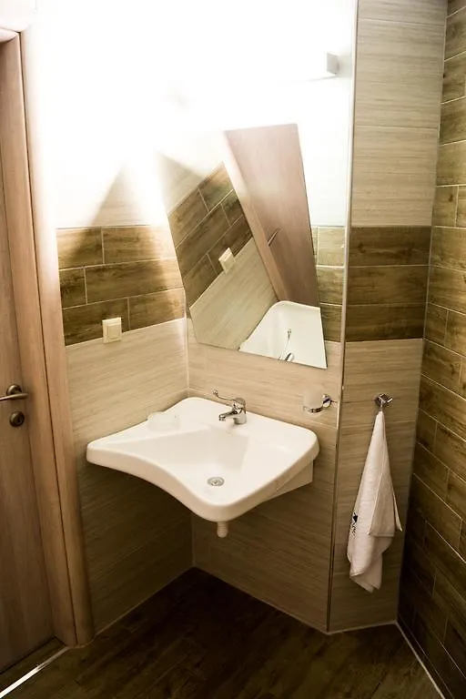 Drenia Studios Amolianí Apartmán