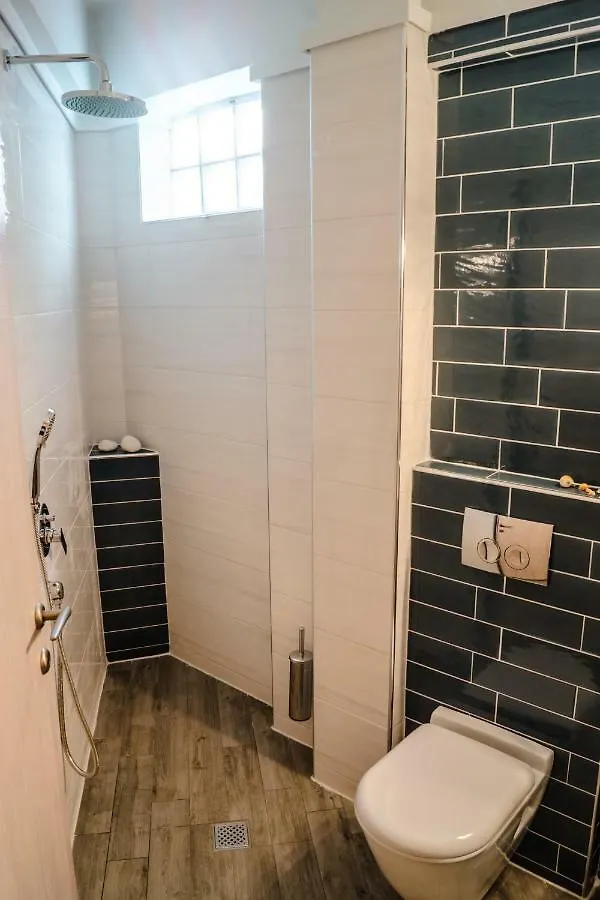 Drenia Studios Amolianí Apartmán