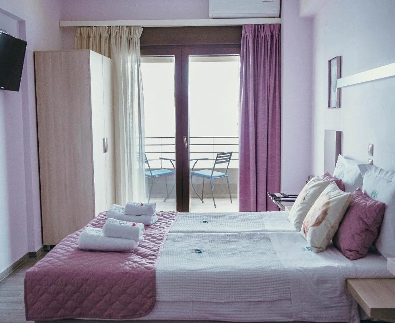 Drenia Studios Amolianí Apartmán