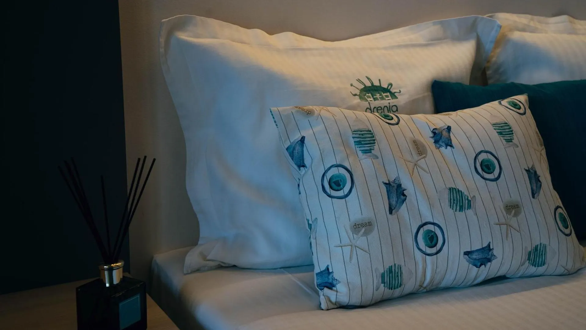Drenia Studios Amolianí Apartmán